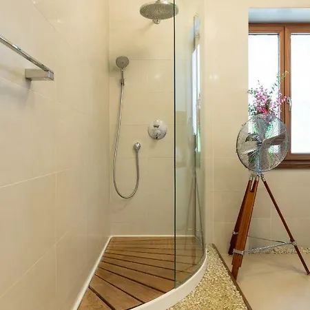 City And Beach Luxury Apartment